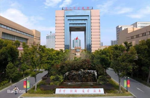 2600名解放军医护人员增派武汉 技艺精湛的中国军医如何培养